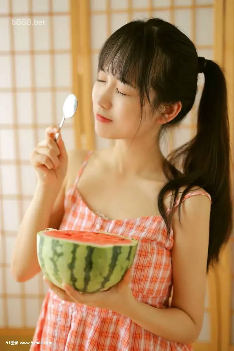 西瓜少女 [10P][こじ は る 写真]