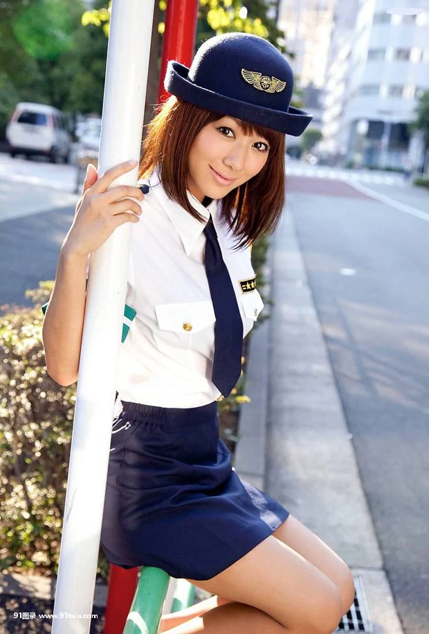 漂亮警察妹妹超级养眼清水ゆう子 [10P][余 香 凝 走光]
