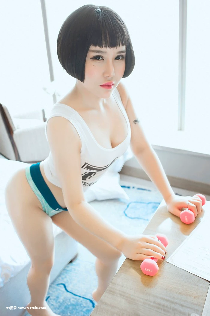 可爱妹子佑熙开胸泳衣秀浑圆美乳 [44P][シロ ナガスクジラ 写真]
