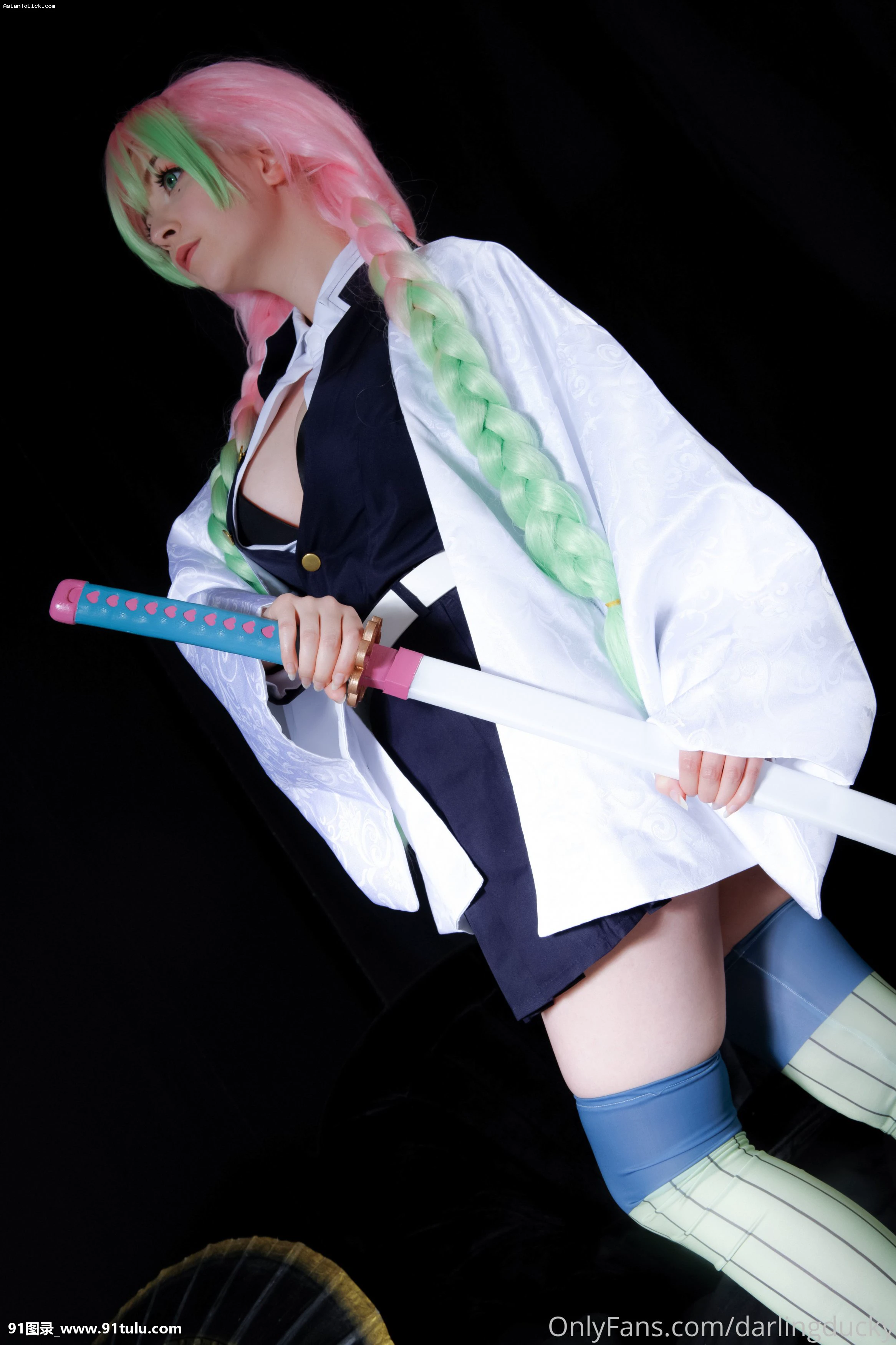 Quackiess   Mitsuri   Kimetsu no Yaiba [cos] [31P][喝醉 偷拍]