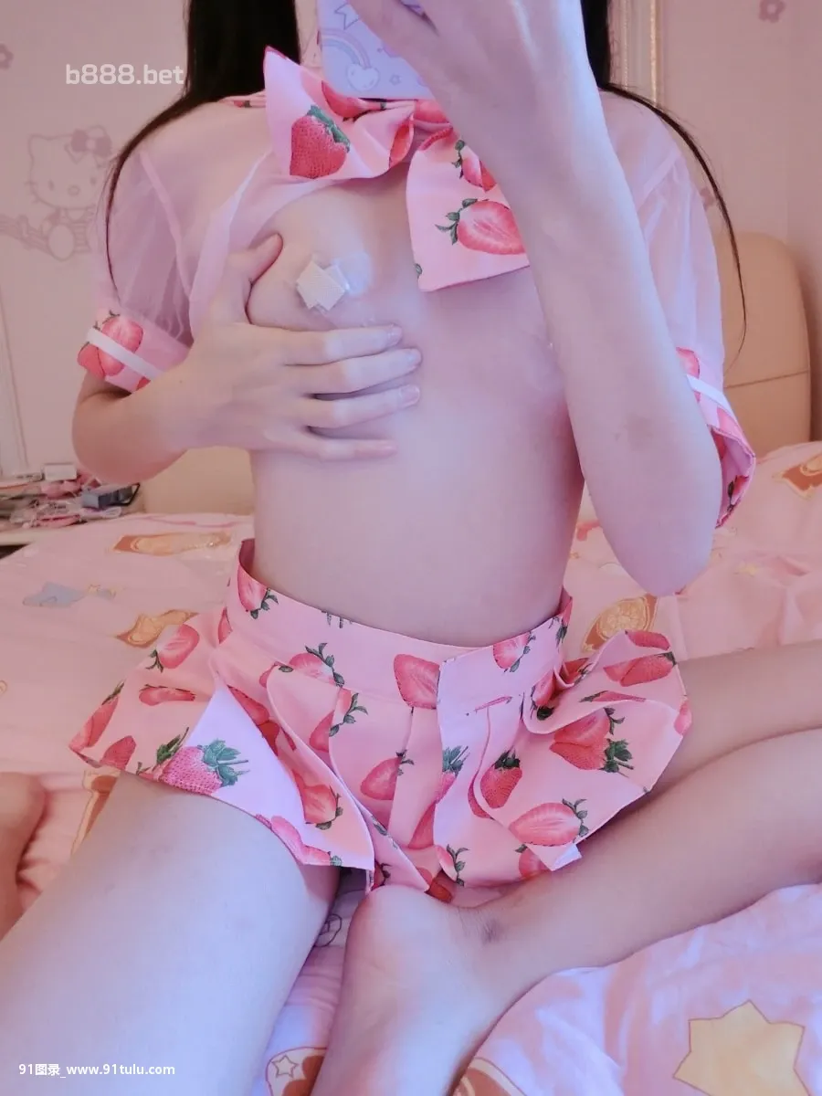 Cute loli girl in a strawberry costume show her sm [27P][写真 を 撮っ て ください 英語]
